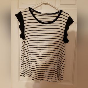 BOMBOM. Tshirt. Size Small.